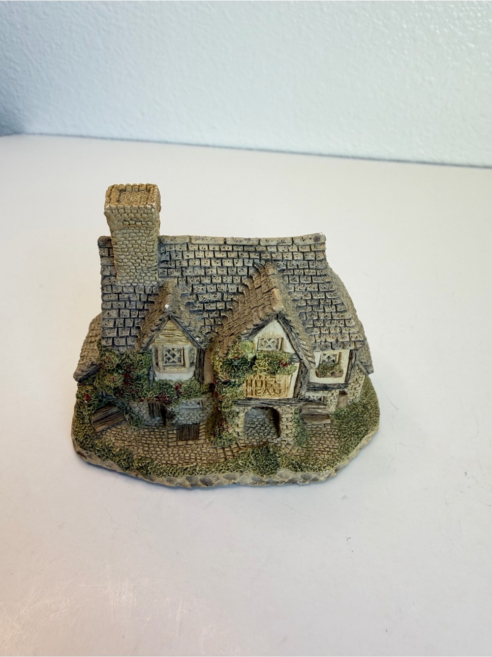 "Hogs Head Beer House" by David Winter 1985-Hand Made-Hand Painted-Great Britain